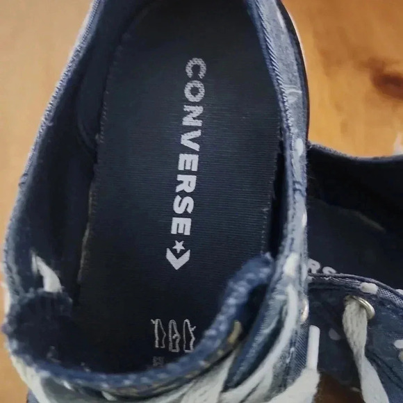 Girls converse blue jean with white dots size 2 - Picture 3 of 6